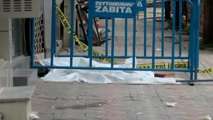 İstanbul’da kontrolsüz yıkım can aldı: İnşaattan düşen beton parçası 6 yaşındaki çocuğun başına isabet etti!