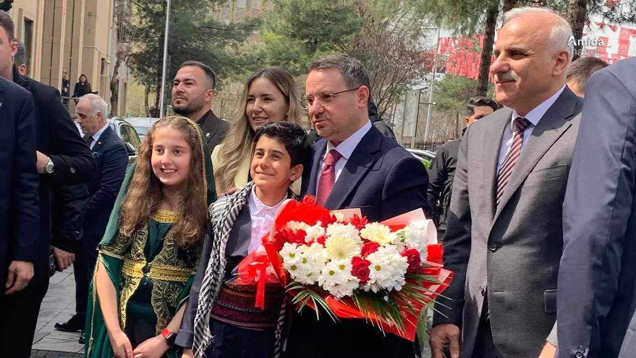 Bakan Gürlek yeni anayasa mesajı, "Demokrasimizi darbe anayasasından kurtaracağız." 