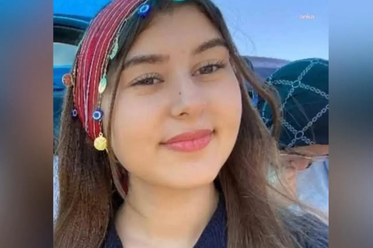 Elif Tuana Torun'a tacizden yargılanıyordu: CHP'li Hasbi Dede, partiden ihraç edildi!