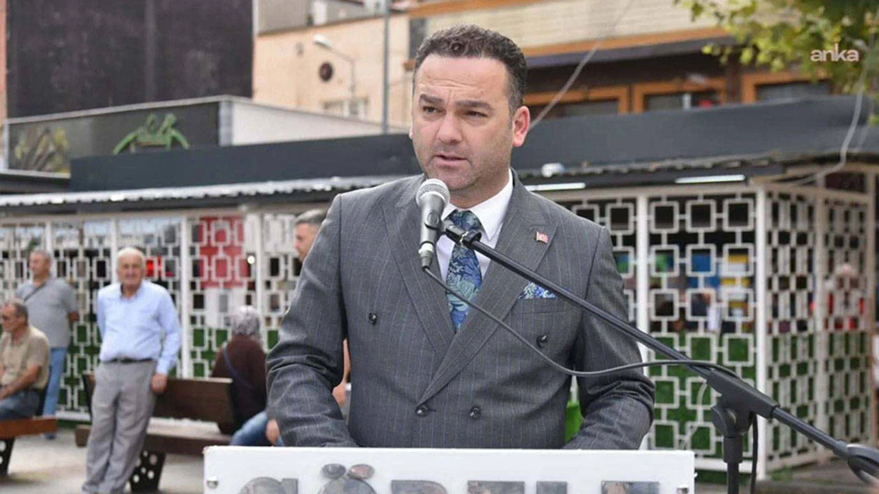 Elif Tuana Torun'a tacizden yargılanıyordu: CHP'li Hasbi Dede, partiden ihraç edildi!