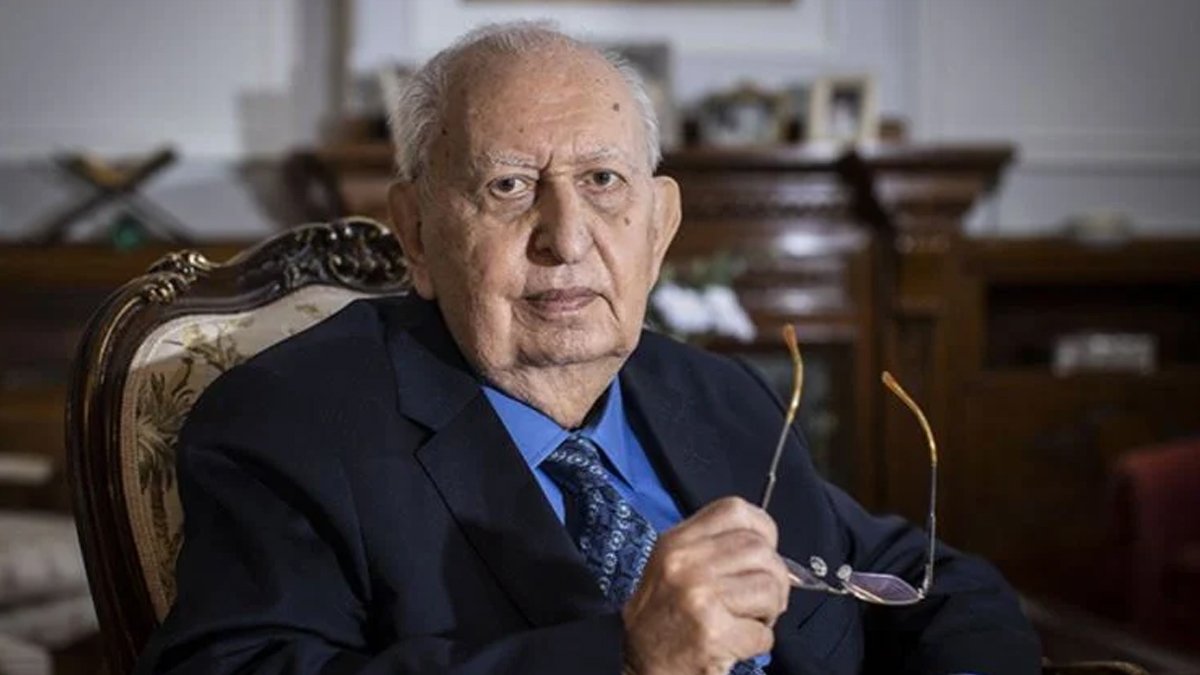 Ünlü siyasetçinin cenazesinde soğuk rüzgarlar esti: CHP'li 3 isim birbirine selam dahi vermedi!