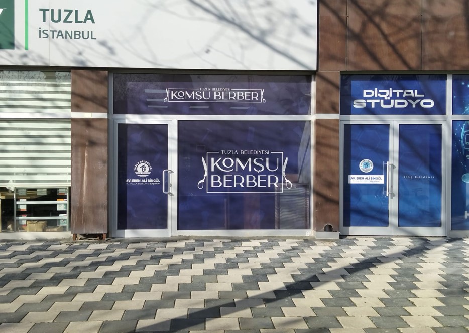 Tuzla Belediyesi’nin ücretsiz berber hizmeti “Komşu Berber” Şelale Park’ta hizmete devam ediyor