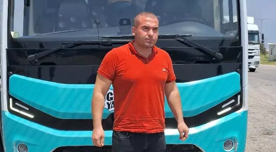 Okul saldırısında saldırgana tek başına müdahale etti: Aşçı babanın kahramanlığı daha fazla can kayıbını engelledi!