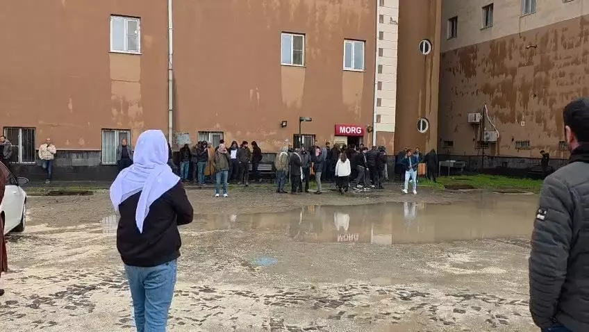 Diyarbakır'da okul bahçesine yıldırım düştü: 2 çocuk öldü, 1'i ağır yaralı!