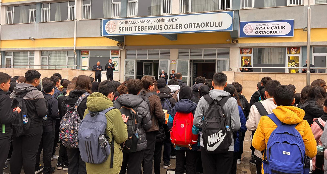Kahramanmaraş'ta okul saldırısında hayatını kaybeden öğretmen ve öğrenciler için anma programı