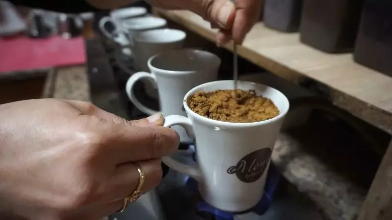 Bu şifa kahvesini hiç içtiniz mi? Yarım asırlık Çörekotu Kahvesinin şifası say say bitmiyor