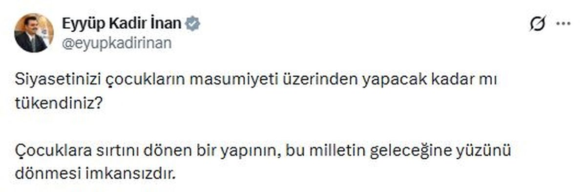 CHP'de skandallar bitmiyor! 23 Nisan töreninde çocukların mehter gösterisine sırt döndüler, Özel'in açıklaması ise 'pes' deditti!