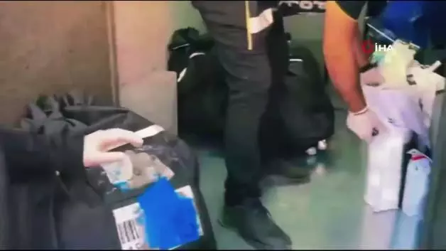 Şırnak'ta kaçak operasyonu: Ele geçirilen altın, dolar ve euro miktarı dudak uçuklattı