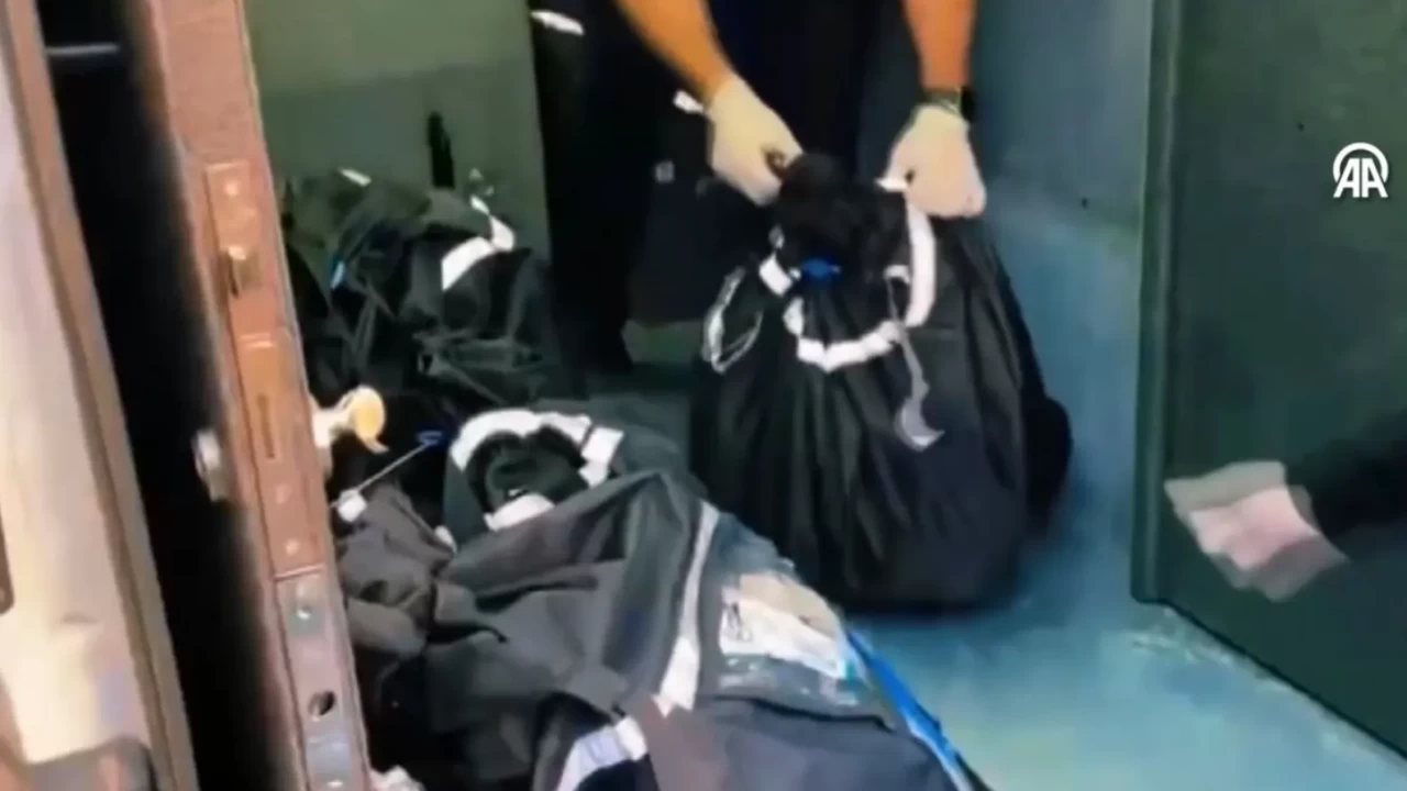 Şırnak'ta kaçak operasyonu: Ele geçirilen altın, dolar ve euro miktarı dudak uçuklattı