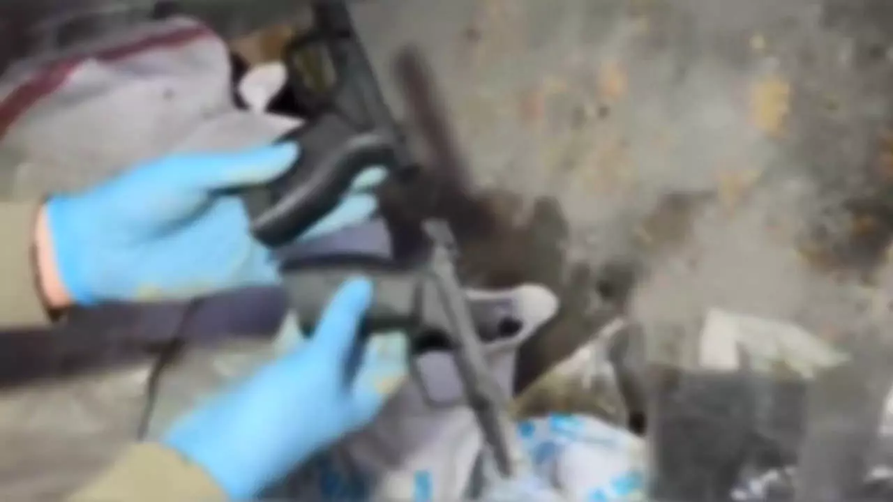 İstanbul bu sabah tarihinin en büyük silah operasyonuyla uyandı: Toprak altında binlerce silah!