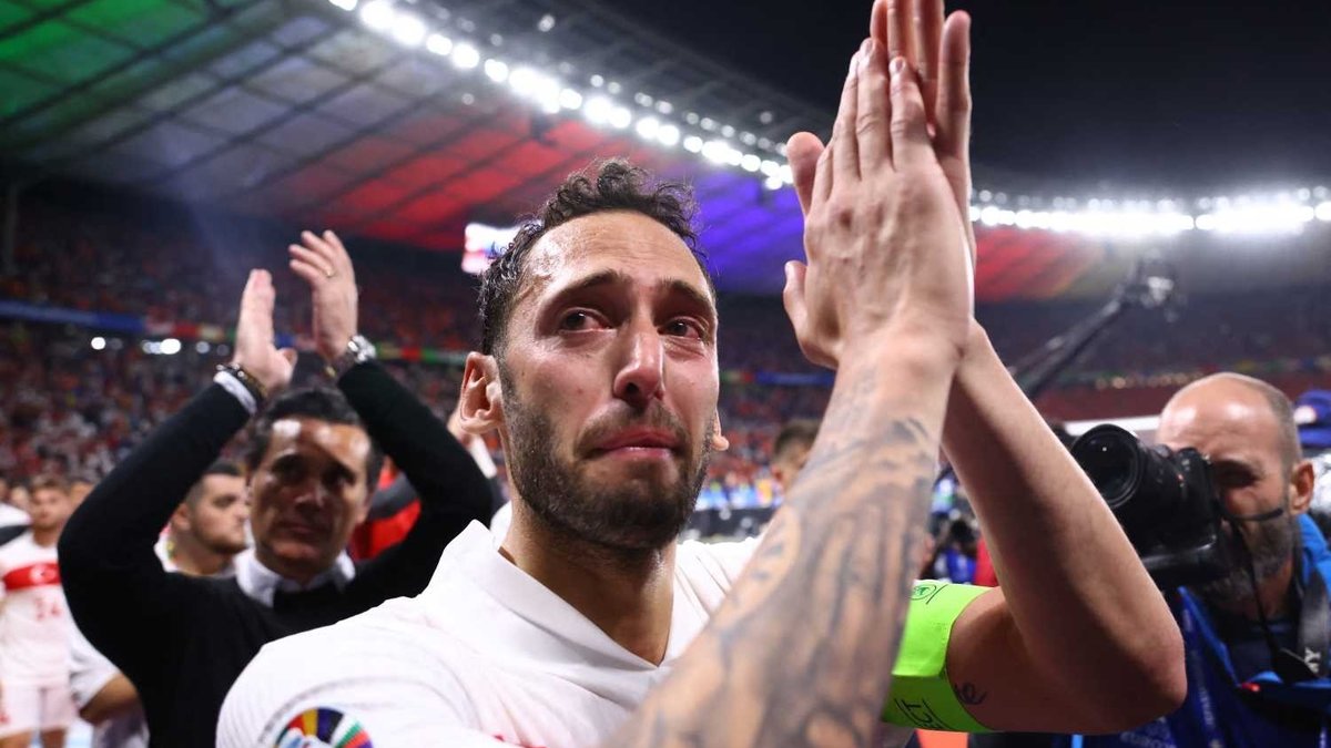 Dünya Kupası öncesi milli yıldızımızdan kötü haber: Hakan Çalhanoğlu forma giyemeyecek mi?