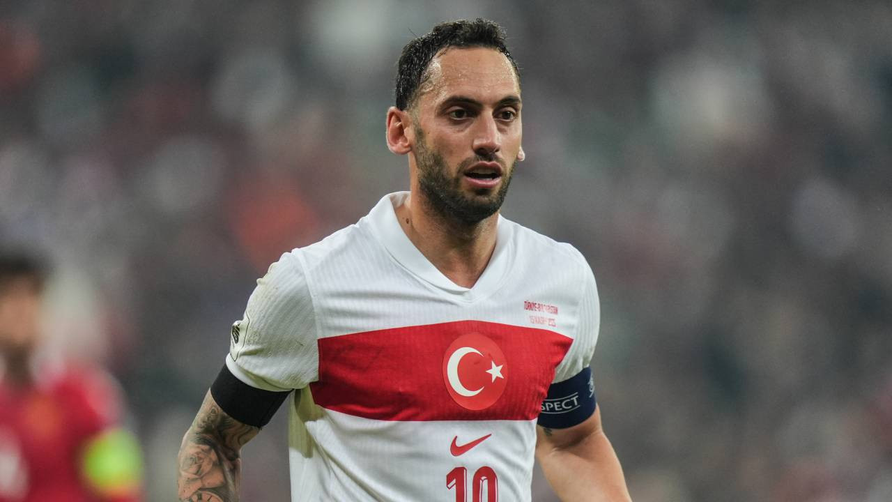 Dünya Kupası öncesi milli yıldızımızdan kötü haber: Hakan Çalhanoğlu forma giyemeyecek mi?