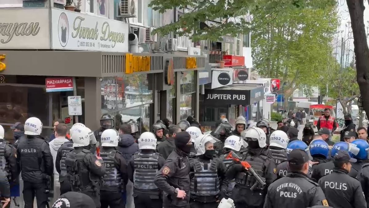 Beşiktaş'ta hareketli dakikalar: İzinsiz 1 Mayıs gösterisine polis müdahale etti