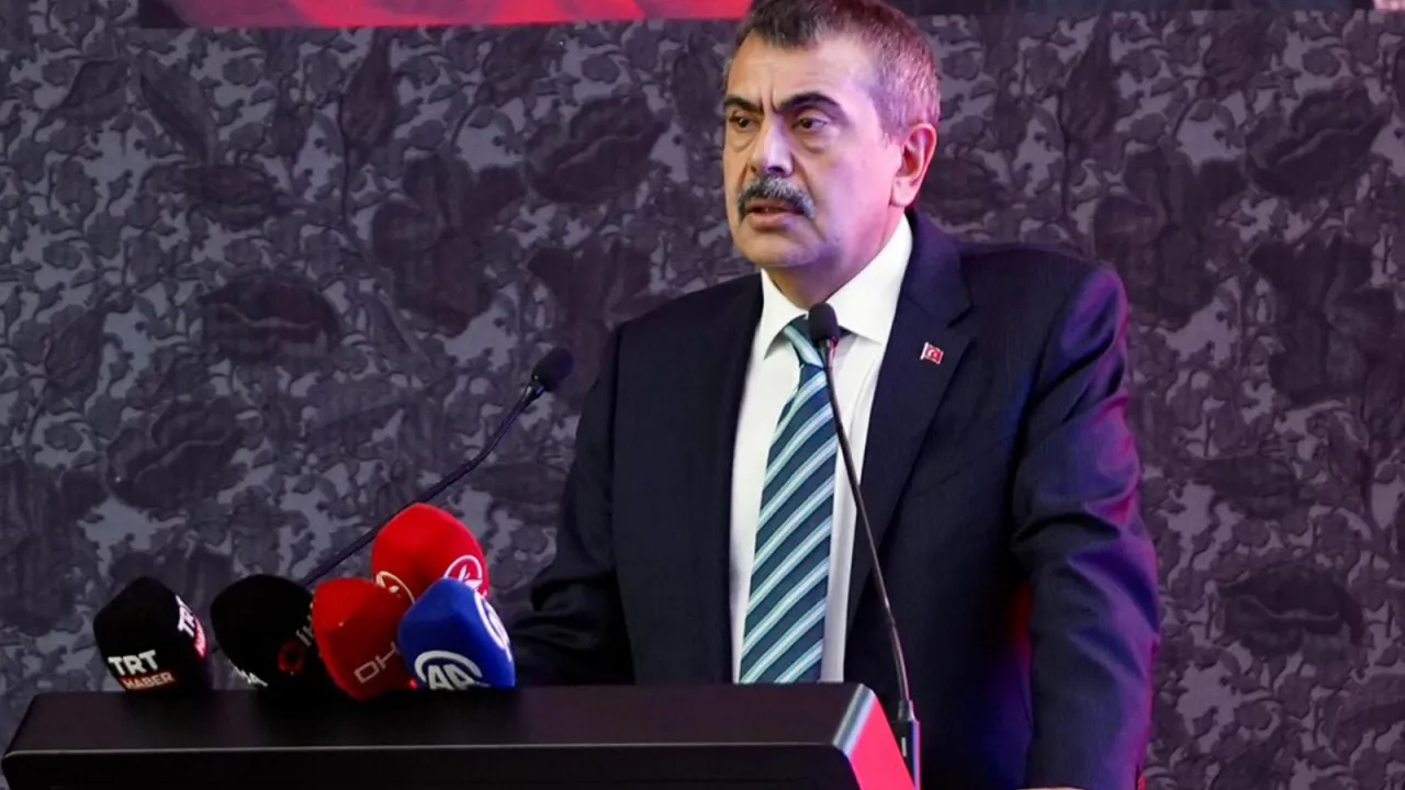 Bakan Tekin tek tek açıkladı: Okullarla ilgili yeni kararlar yolda! Ara tatil kalkıyor mu?
