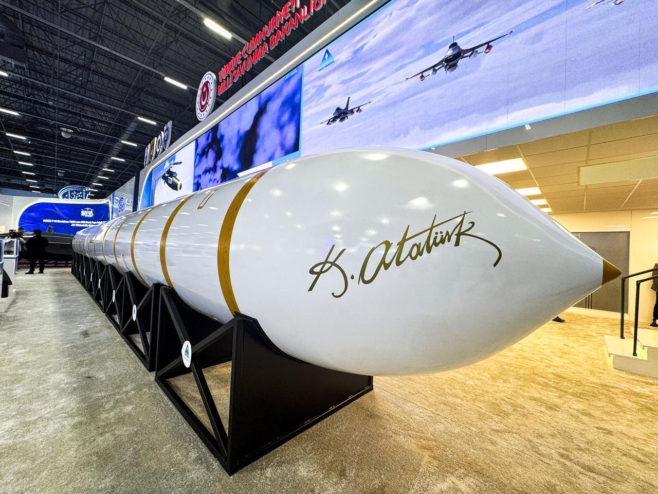 TBMM'de AK Partili vekilden gençlere SAHA 2026 vurgusu: Bu işler oyuncak kılıçlarla olmaz!