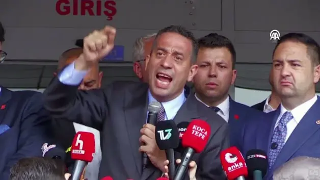 CHP'den istifa eden Burcu Köksal'a, Ali Mahir Başarır'dan olay sözler: Onu bu sokaklarda yürütmeyin