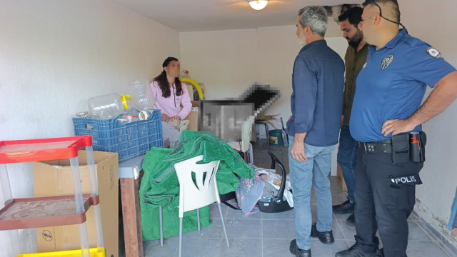 Hırsız ihbarına giden polisin karşılaştığı manzara yürek burktu: 5 aylık bebeğiyle garaja sığınmış!