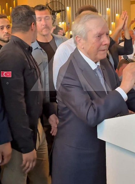 Aziz Yıldırım'ı böyle ağlattılar: O sözleri duyunca duygularını gizleyemedi