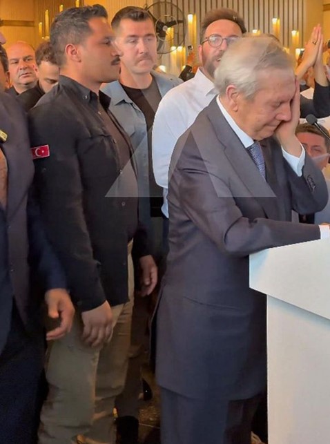 Aziz Yıldırım'ı böyle ağlattılar: O sözleri duyunca duygularını gizleyemedi