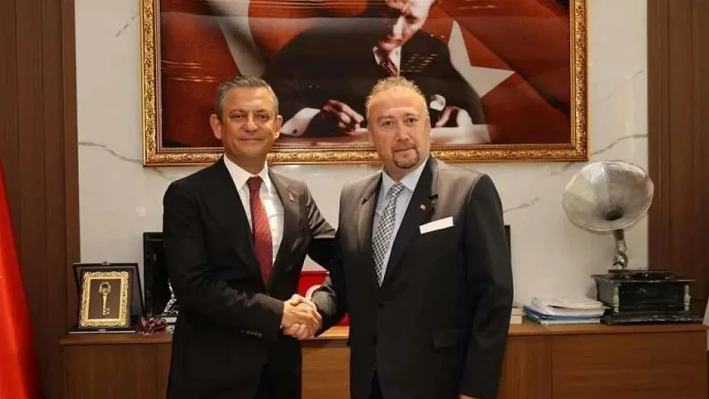 CHP’li Özel ve Yalım'ın ihraç edilen teğmenler için skandal yazışmaları ifşa oldu: Çok iyi tüm askeri personeli yanımıza çekeriz