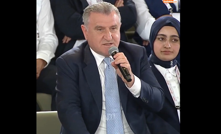 Erdoğan'dan Spor Bakanı Osman Aşkın Bak'a ayar: Kazanacağız diyeceksin!