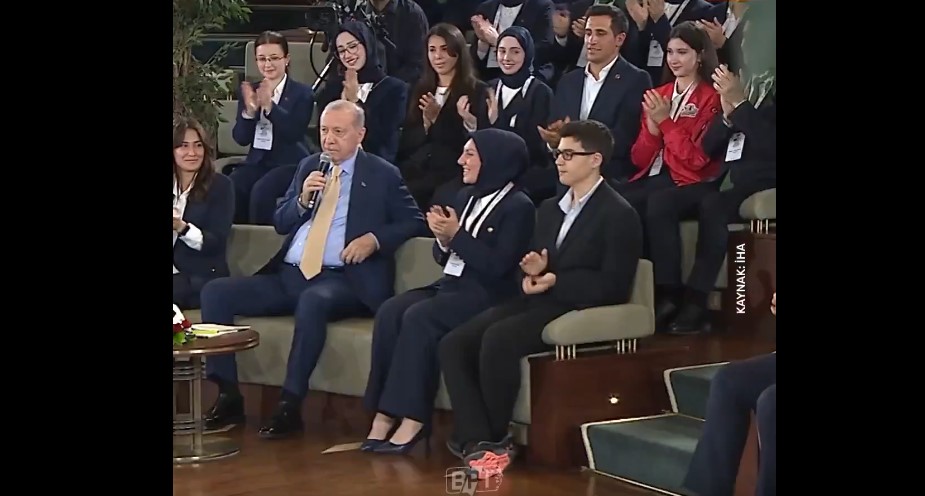 Erdoğan'dan Spor Bakanı Osman Aşkın Bak'a ayar: Kazanacağız diyeceksin!
