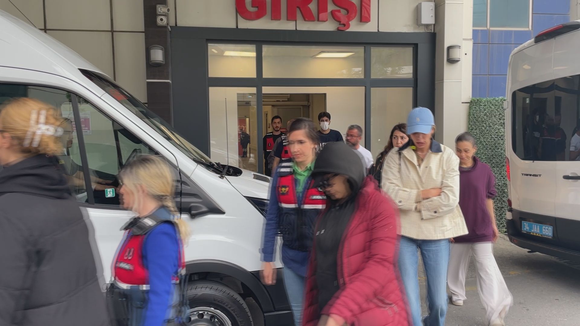 Ünlülere yönelik uyuşturucu soruşturmasında önemli gelişme: Üzerinden yasaklı madde çıkan o ünlü tutuklandı