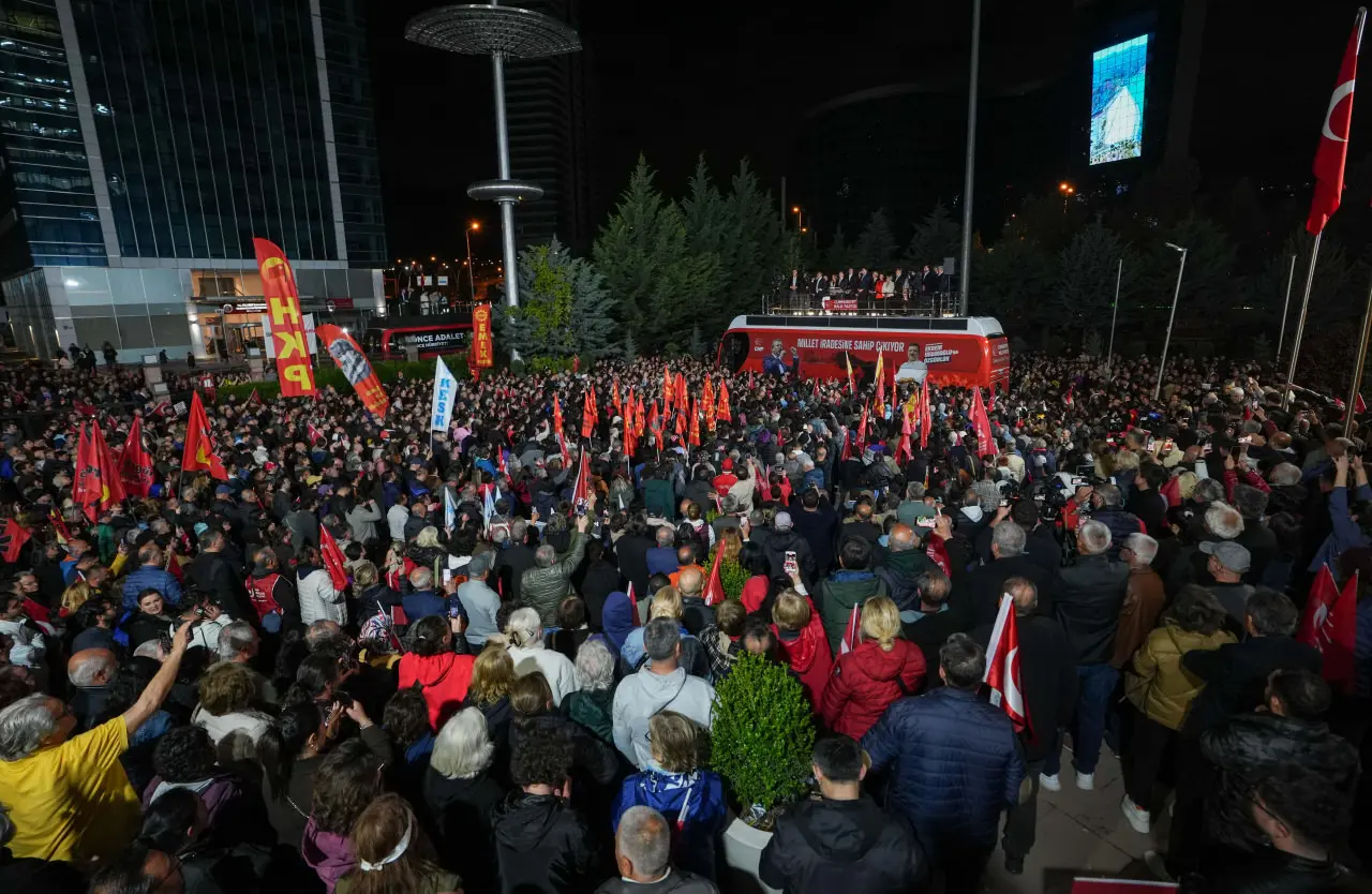 Mutlak butlan kararı sonrası Özel'den tehdit gibi çıkış: Olacakların sorumlusu ben değilim