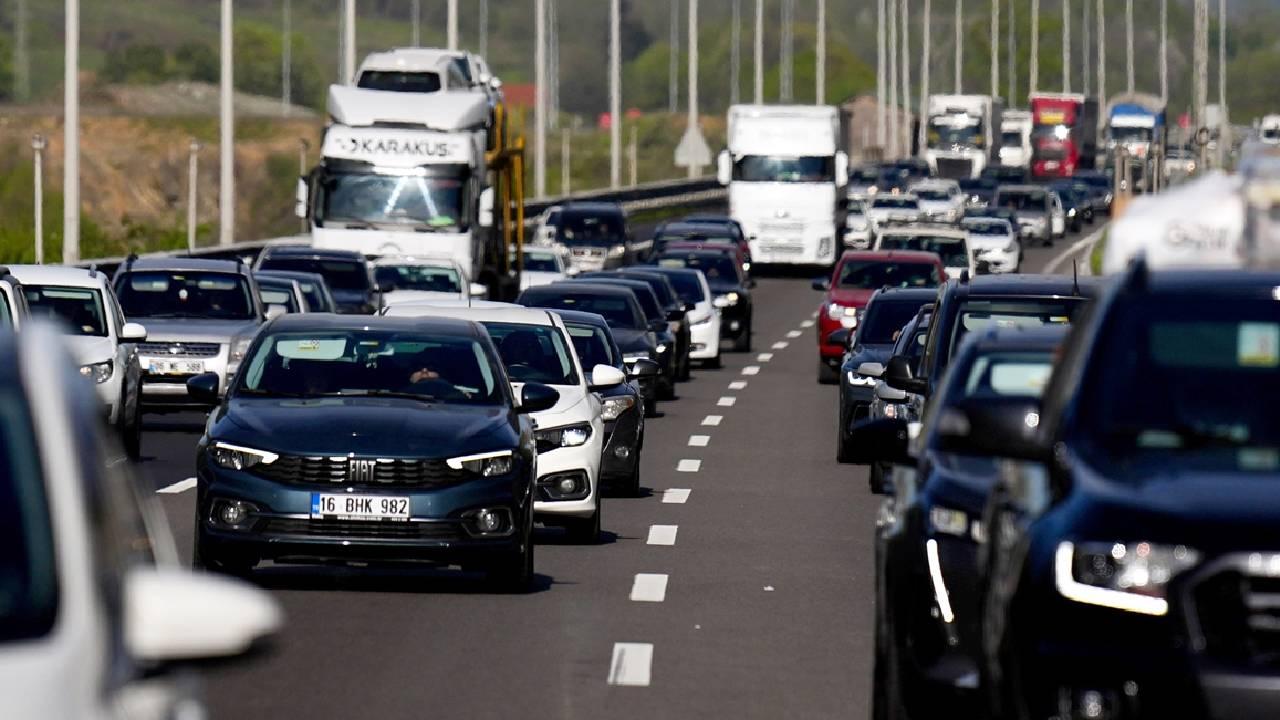 Bayram üzeri yollar kilit: Kuzey Marmara ve Anadolu Otoyolu'nda trafik durdu