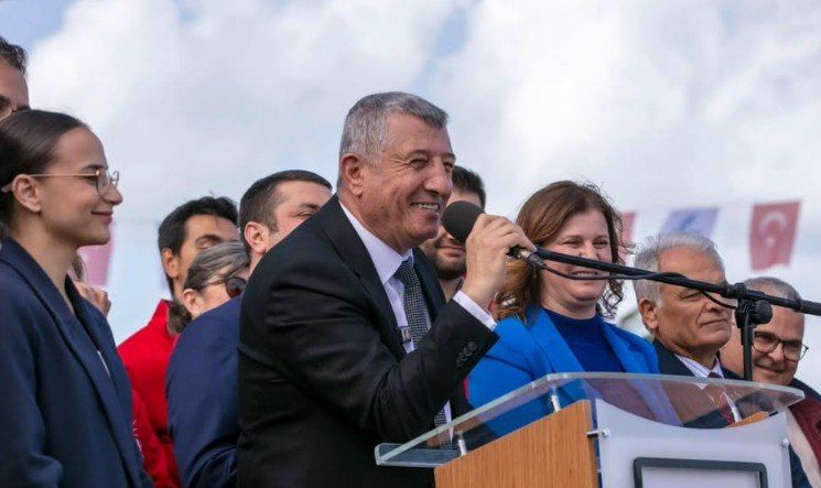 Güzelbahçe Belediyesi'ne operasyon! Başkan dahil çok sayıda kişi gözaltında
