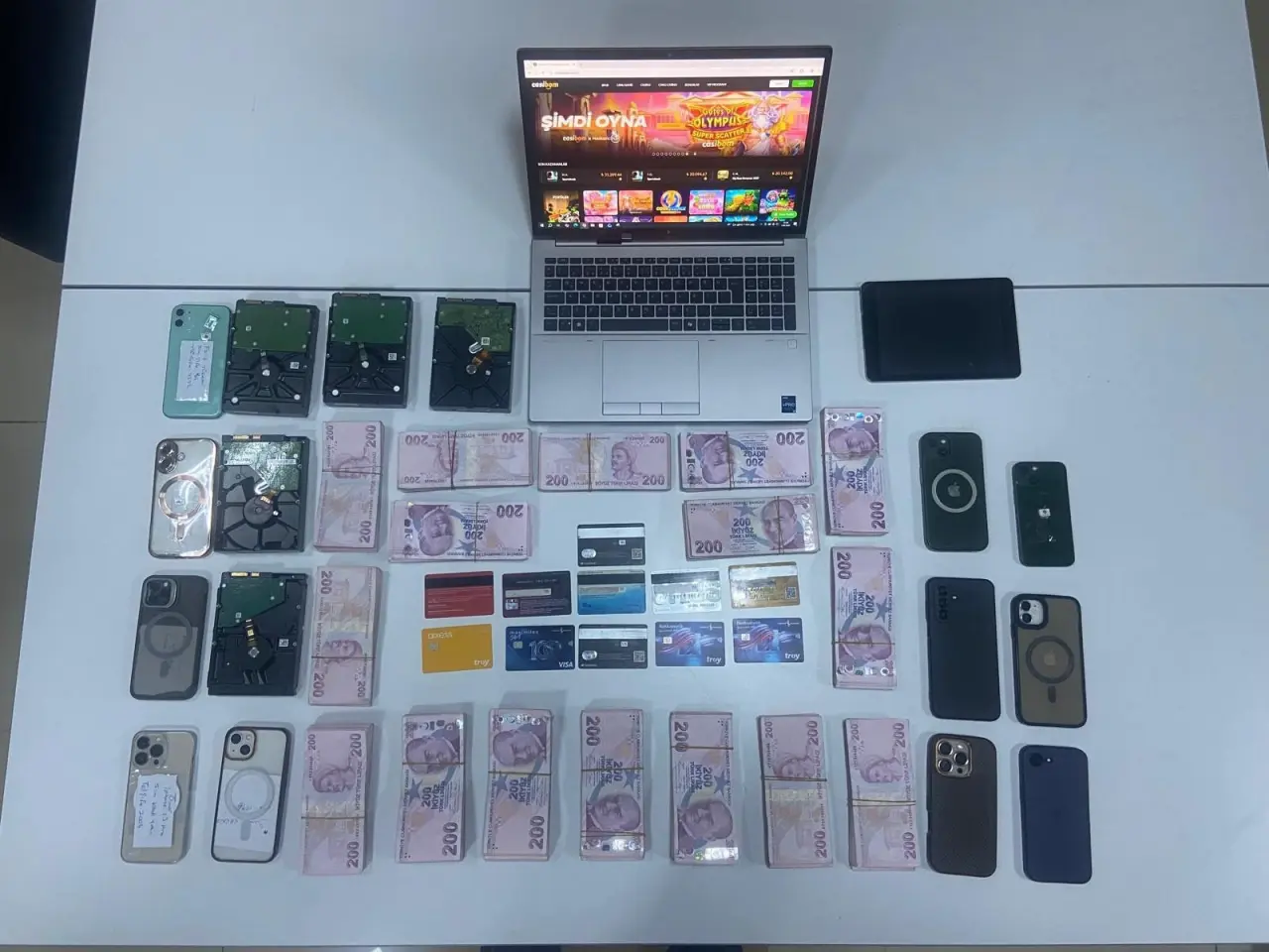 Bakan Gürlek duyurdu: İstanbul merkezli, 4 şirket ve 15 akaryakıt istasyonuna operasyon