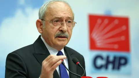 Kılıçdaroğlu yönetiminden önemli hamle: Özgür Özel'in üye ihraçları iptal edildi, partiye dönüş başladı!