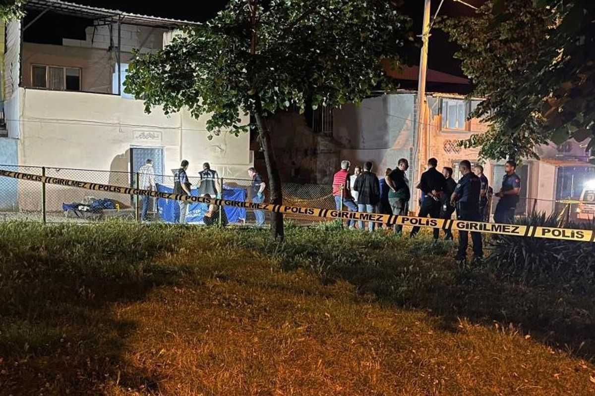 Bursa'da Hidayet Demirkıran ve eşi Yağmur Demirkıran, evlerinde uğradıkları silahlı saldırıda hayatını kaybetti. 