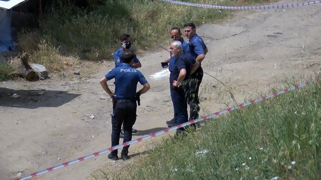 Bağcılar'da şok gelişme: Oyun oynayan çocuklar park halindeki araçta ceset buldu