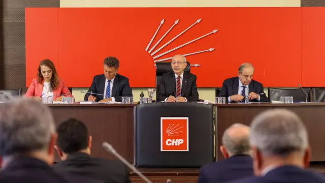 CHP’de kurultay için kollar sıvandı: Gözler eylül ayında, ihraçlar devam edecek mi, yeni parti kurulacak mı?