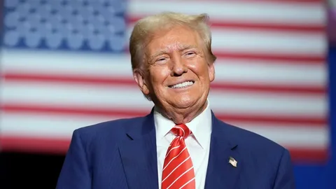 Trump'tan son dakika duyuru: Hürmüz Boğazı'ndan gemiler hareket etmeye başladı