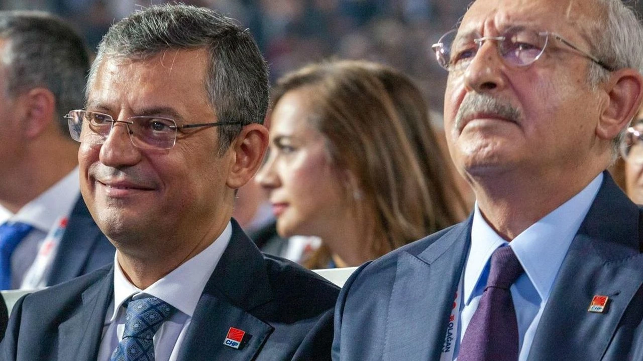 CHP'de olağanüstü kurultay yapılacak mı? Özgür Özel'ci 833 delegenin imzası genel merkeze teslim edildi