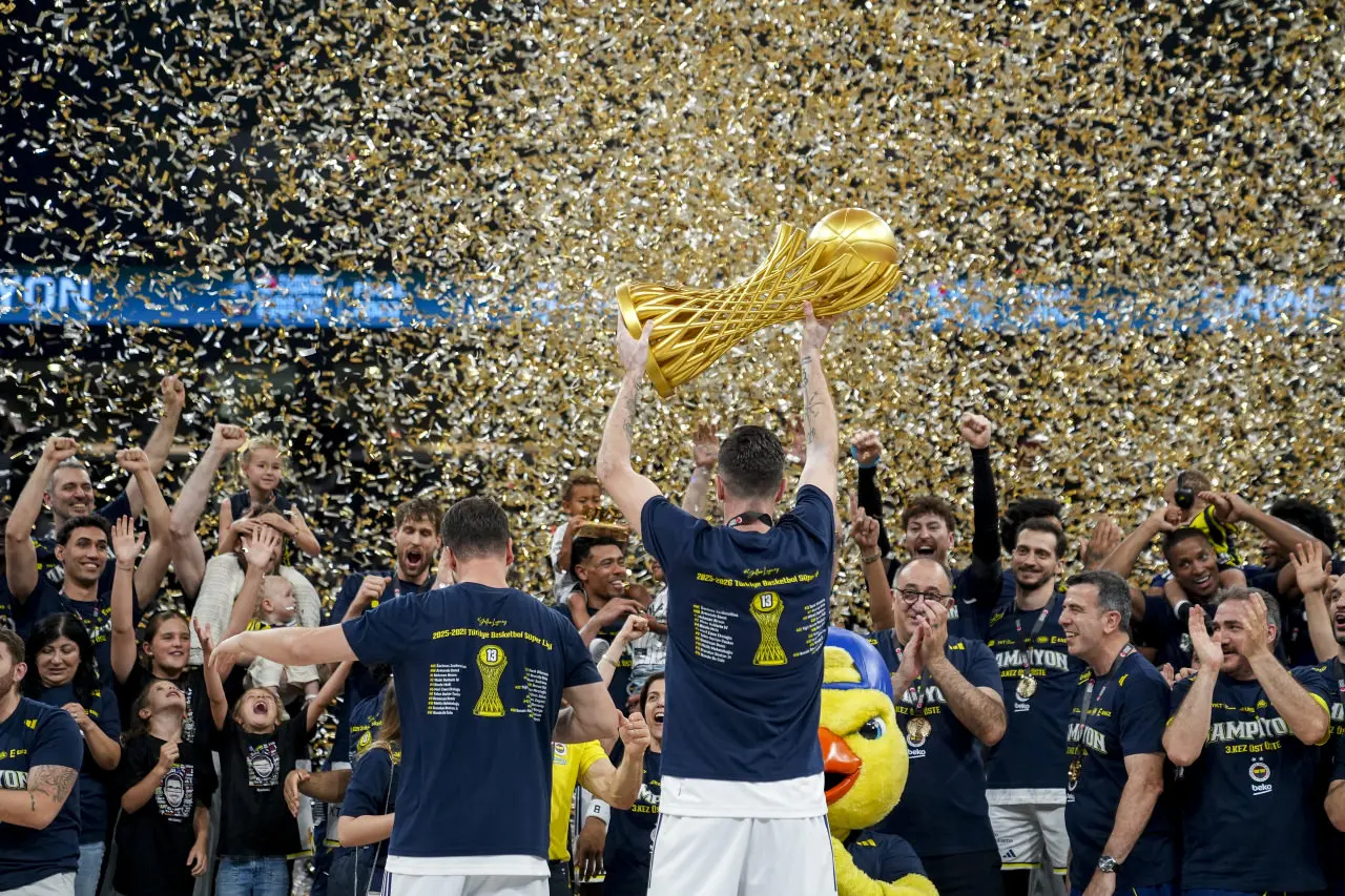 Cumhurbaşkanı Erdoğan tebrik etti: Basketbol Süper Ligi'nde şampiyon Fenerbahçe Beko!