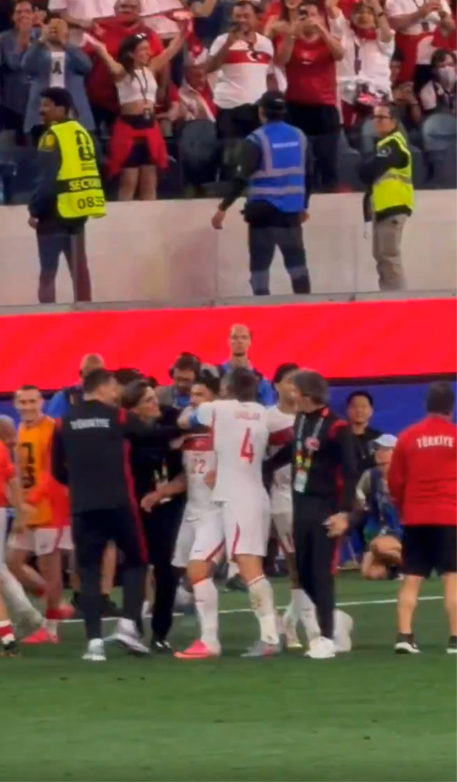 Kaan'ın gol sevincine bazı taraftardan tepki: Sanki gruptan çıktık!