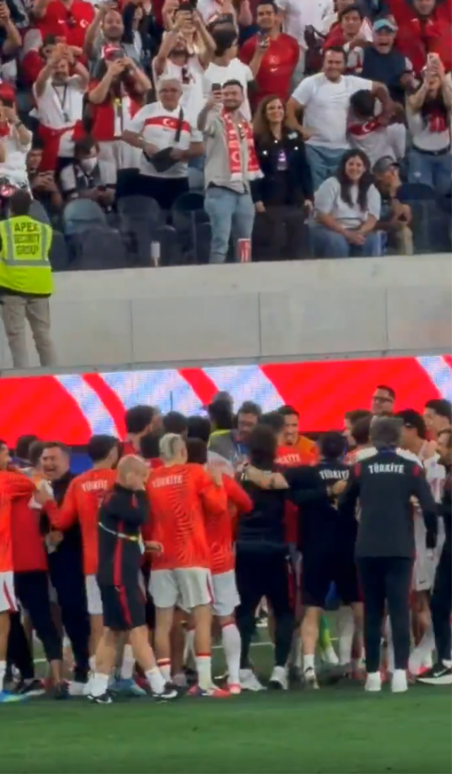 Kaan'ın gol sevincine bazı taraftardan tepki: Sanki gruptan çıktık!