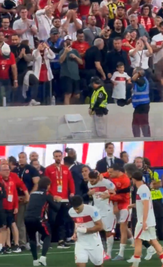 Kaan'ın gol sevincine bazı taraftardan tepki: Sanki gruptan çıktık!