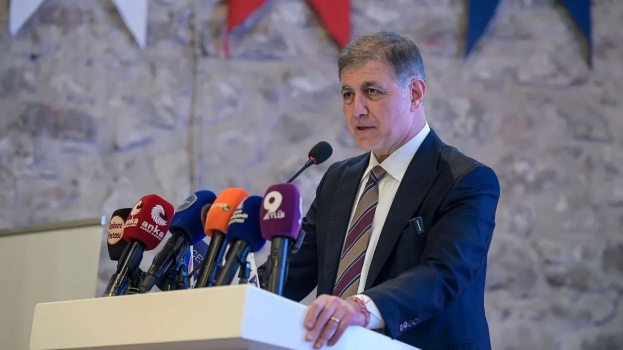 CHP’li Veli Ağbaba panikletti! Cemil Tugay o ismi apar topar görevden aldı!