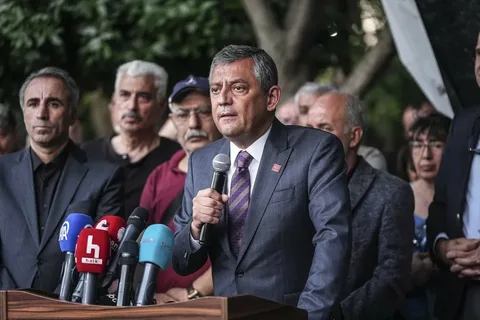 Kulisler bombayı patlattı: İşte, Özgür Özel'in kuracağı partinin adı ve kuruluş tarihi!