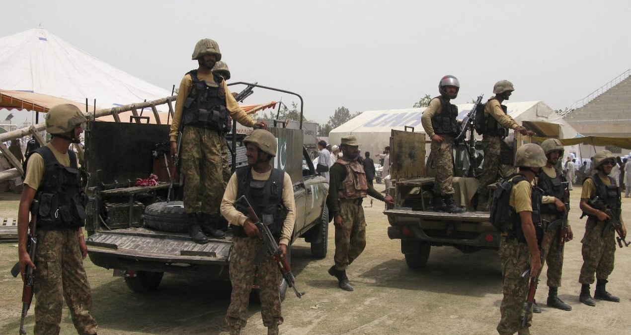 Pakistan-Afganistan sınırında kıyamet koptu: Çıkan çatışmada 29 kişi hayatını kaybetti!