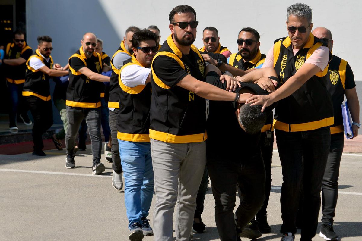 Bakan Gürlek'ten son dakika haberi: 81 ilde sokak çetelerine karşı başlatılan operasyonla 117 şüpheli gözaltına alındı...