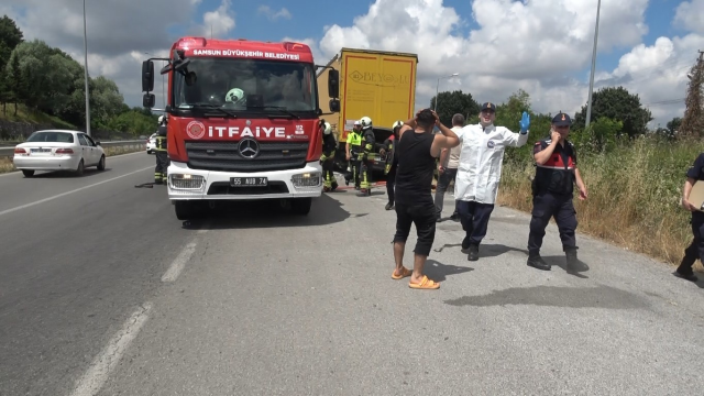 Samsun'un Bafra ilçesinde feci kaza: Tırın altına ok gibi saplandı!