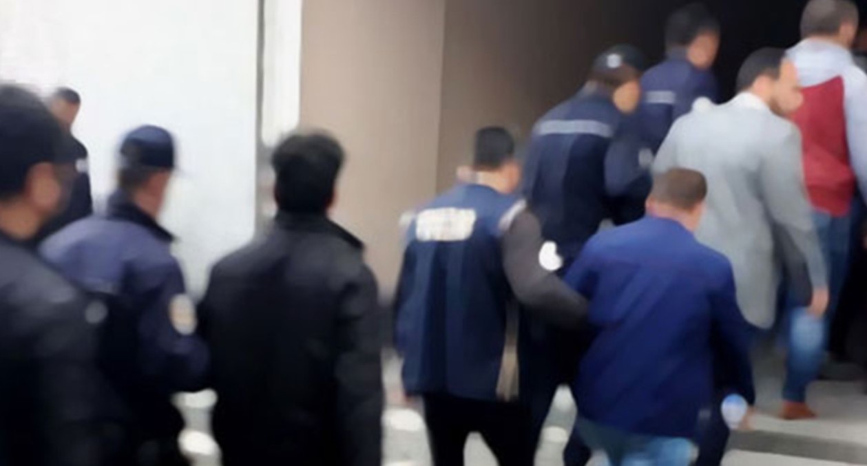 Bakan Gürlek duyurdu: FETÖ'ye yönelik 81 ilde 968 şüpheli için operasyon başlatıldı!