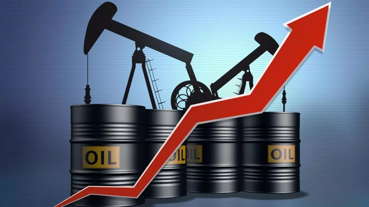 Piyasalar uçtu: Petrol son 4 haftanın zirvesinde...