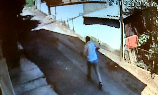Polisin 'Dur' ihtarına uymayan sürücü, hamile kadını araçta bırakıp kaçtı