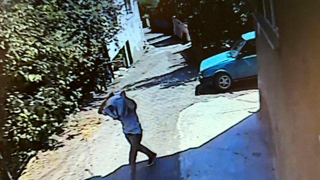 Polisin 'Dur' ihtarına uymayan sürücü, hamile kadını araçta bırakıp kaçtı